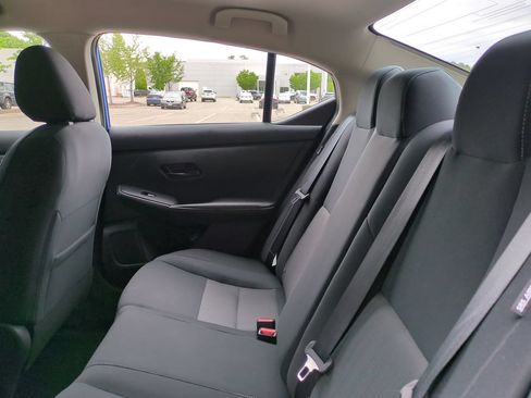 Used 2025 Nissan Sentra SV FWD image 13