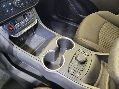 Used 2020 GMC Terrain SLE w/ Driver Convenience Package image 26