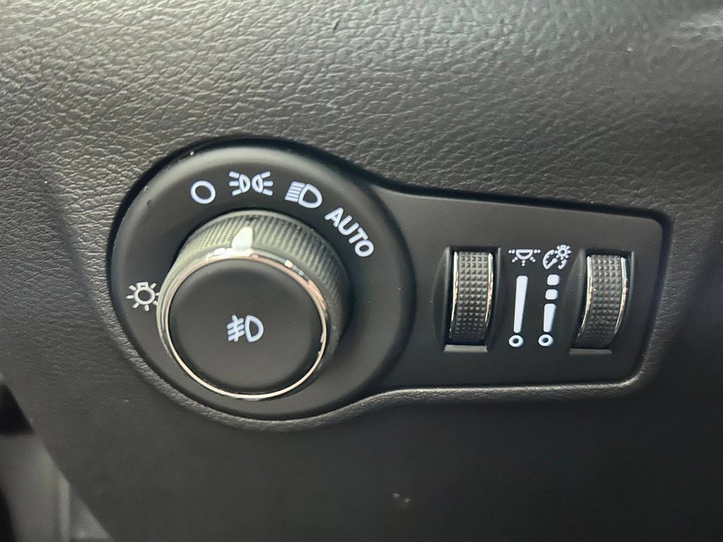 Used 2024 Jeep Compass Limited AWD/4WD image 8