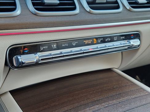 Used 2020 Mercedes-Benz GLS 450 4MATIC image 18