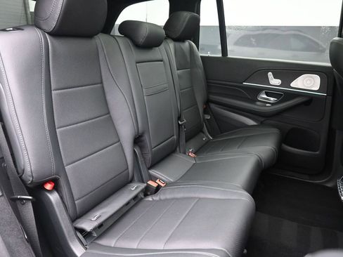 Used 2022 Mercedes-Benz GLS 450 4MATIC image 26