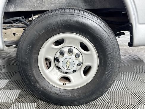 Used 2022 Chevrolet Express 2500 w/ Driver Convenience Package image 31