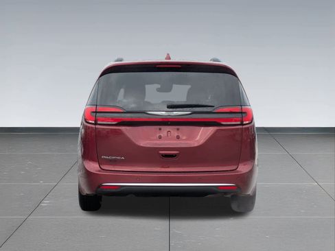 Used 2021 Chrysler Pacifica Touring w/ Cold Weather Group image 5