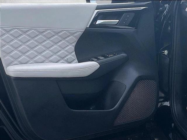 Used 2024 Mitsubishi Outlander SEL FWD image 18