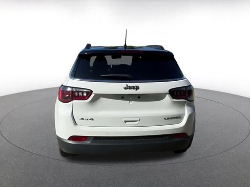 Used 2025 Jeep Compass Limited AWD/4WD image 12