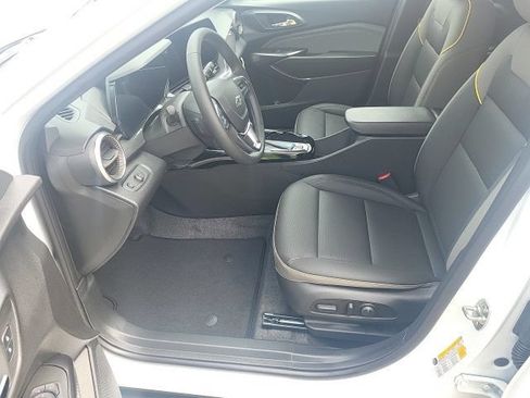 New 2026 Chevrolet Trax ACTIV w/ Sunroof Package FWD image 23