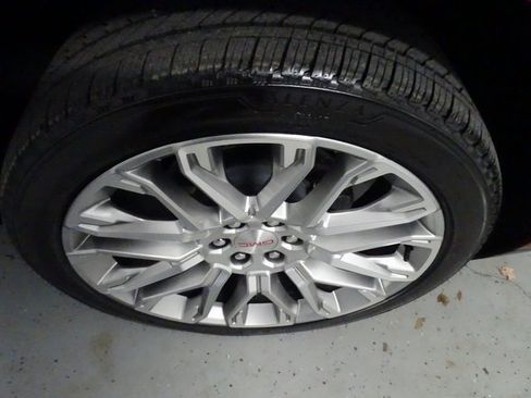 Certified 2025 GMC Yukon Denali w/ Denali Reserve Package image 26