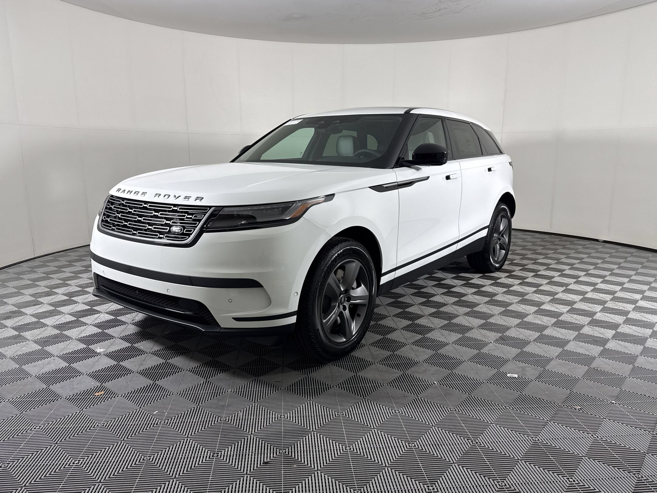 New 2026 Land Rover Range Rover Velar S AWD/4WD image 1