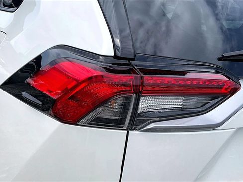 Used 2022 Toyota RAV4 XSE w/ XSE Grade Weather Package AWD/4WD image 23