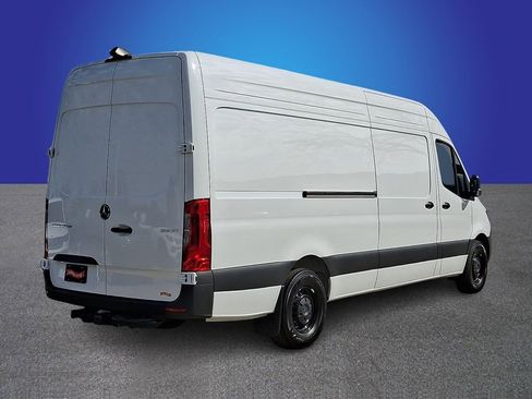 Used 2025 Mercedes-Benz Sprinter 2500 image 6