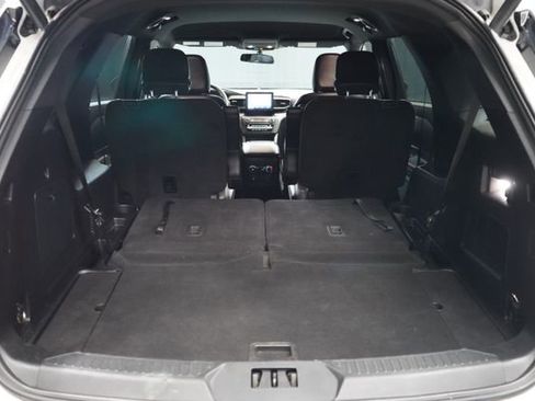 Used 2020 Ford Explorer XLT w/ Equipment Group 202A AWD/4WD image 45