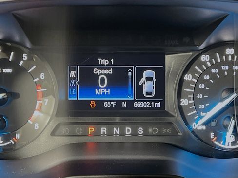 Used 2018 Ford Edge SE image 21