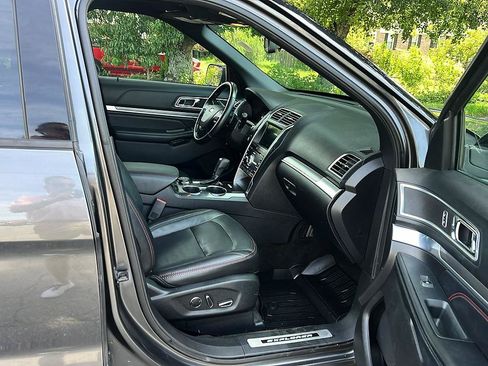Used 2017 Ford Explorer Sport AWD/4WD image 32