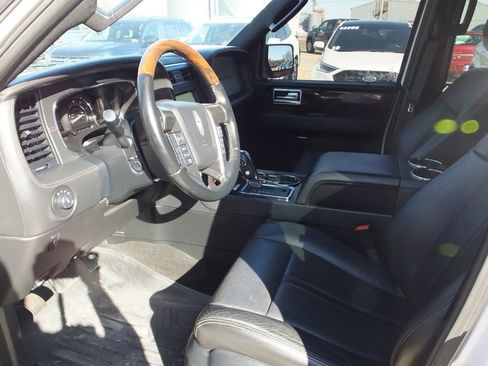 Used 2016 Lincoln Navigator L Reserve image 8