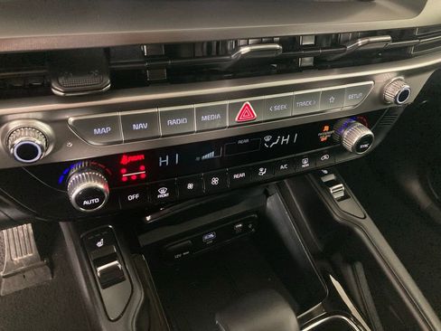 Used 2024 Kia Telluride S w/ S Sunroof Package image 8