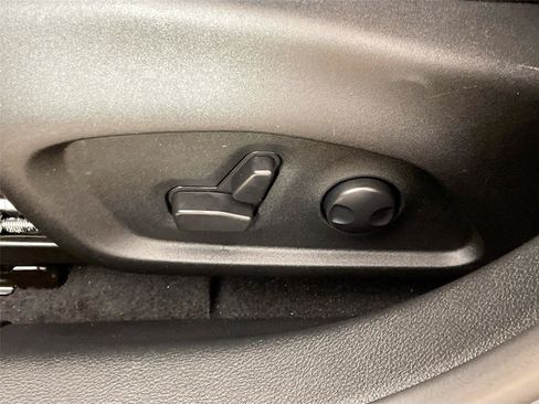 Used 2023 Jeep Compass Latitude w/ Sun and Sound Group AWD/4WD image 22