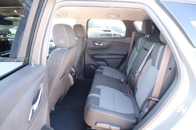 Used 2025 Chevrolet Blazer LT AWD/4WD image 9