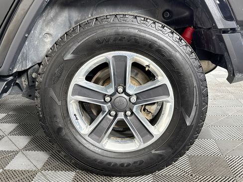 Used 2021 Jeep Wrangler Unlimited Sahara w/ Uconnect 4C Nav & Sound Group image 35