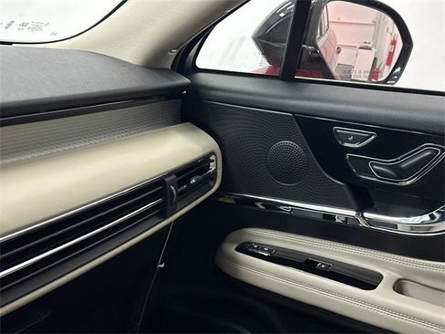 New 2026 Lincoln Corsair Premiere image 32