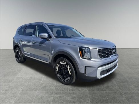 Used 2025 Kia Telluride S image 8