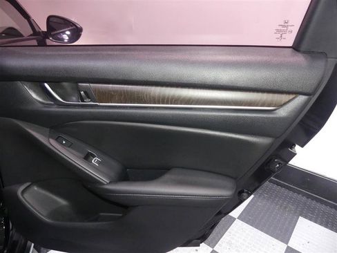 Used 2019 Honda Accord Touring image 26