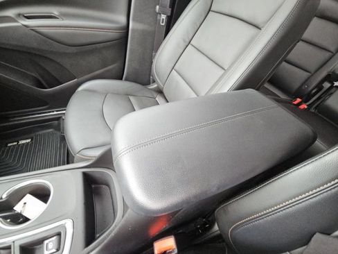 Used 2018 Chevrolet Equinox Premier FWD image 28