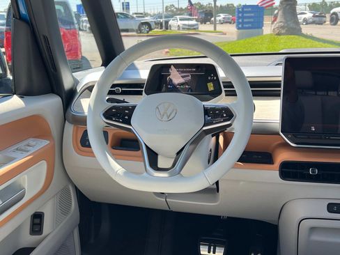 New 2025 Volkswagen ID. Buzz 1st Edition image 13