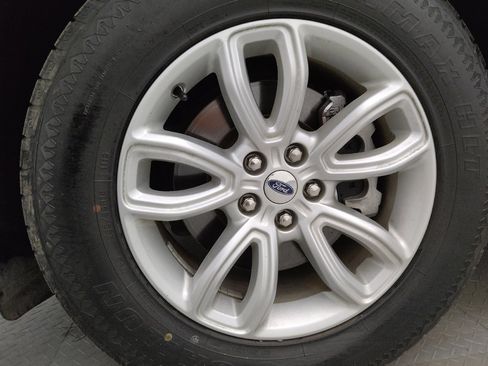 Used 2021 Ford Explorer 2WD image 31