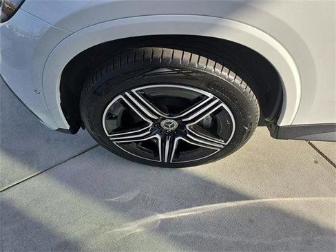 Used 2025 Mercedes-Benz GLC 350e 4MATIC image 13