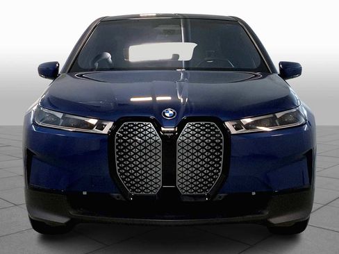 Used 2022 BMW iX xDrive50 w/ Convenience Package image 4