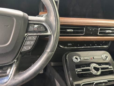 Used 2022 Lincoln Nautilus Reserve FWD image 14