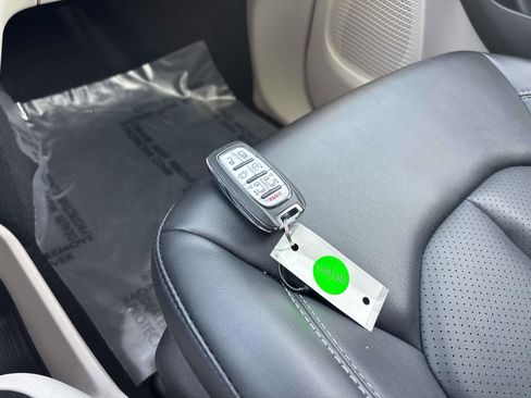 Certified 2024 Chrysler Pacifica Touring-L image 29