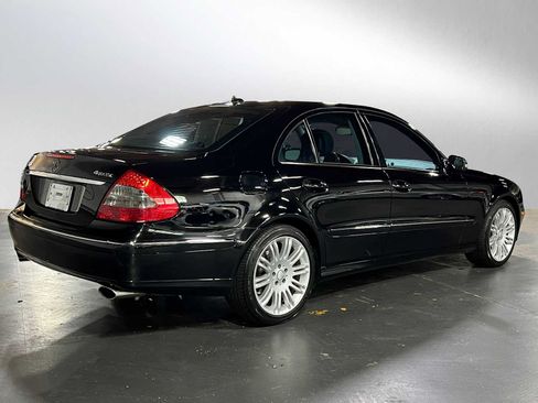 Used 2008 Mercedes-Benz E 350 4MATIC Sedan image 3