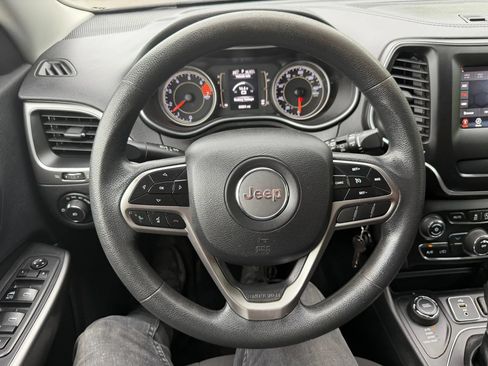 Used 2019 Jeep Cherokee Latitude w/ Popular Appearance Group AWD/4WD image 15