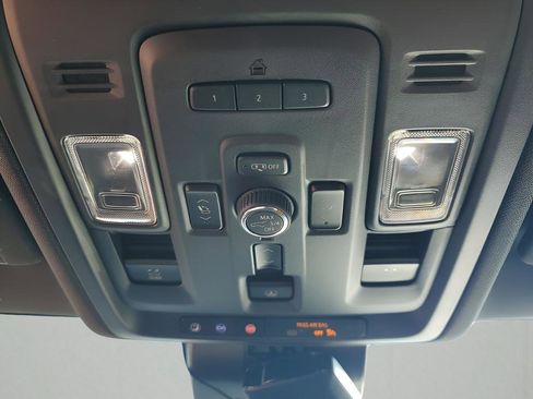 Used 2023 GMC Yukon Denali Ultimate image 42