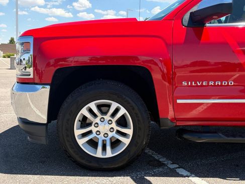 Used 2018 Chevrolet Silverado 1500 LTZ w/ LTZ Plus Package AWD/4WD image 11