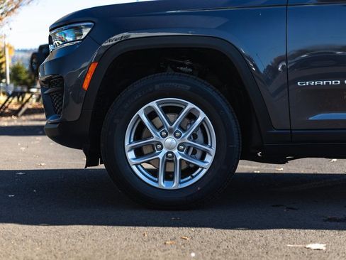 New 2025 Jeep Grand Cherokee Laredo X w/ Trailer Tow Package AWD/4WD image 12