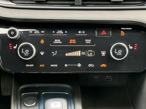 Used 2022 INFINITI QX60 Luxe image 25