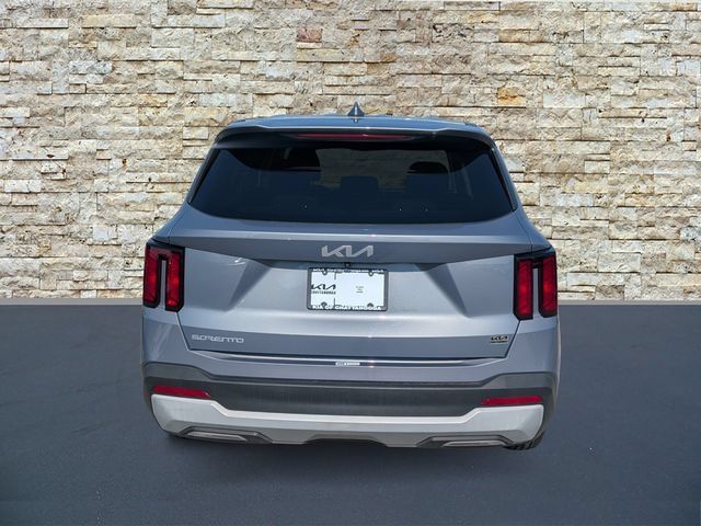 Certified 2024 Kia Sorento LX FWD image 6