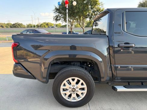 Used 2025 Toyota Tacoma SR5 RWD image 12