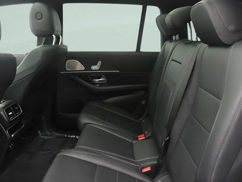Certified 2022 Mercedes-Benz GLS 450 4MATIC image 31