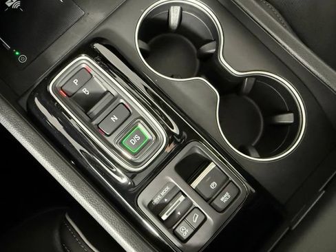 Used 2025 Honda Pilot Elite image 27