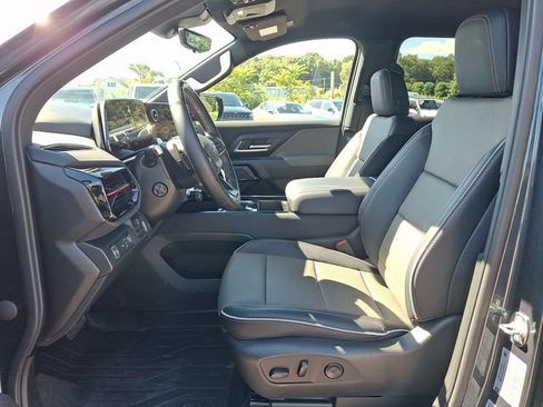 Used 2026 Chevrolet Silverado EV Trail Boss AWD/4WD image 2