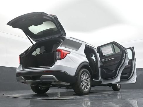 Used 2025 Ford Explorer Platinum image 29