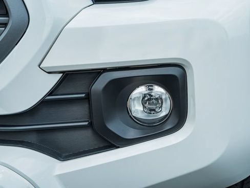 Used 2022 Toyota Tacoma TRD Sport w/ Technology Package AWD/4WD image 13
