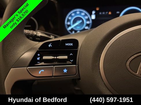 Used 2024 Hyundai Elantra SEL FWD image 16