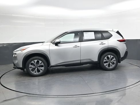 Used 2023 Nissan Rogue SV image 8