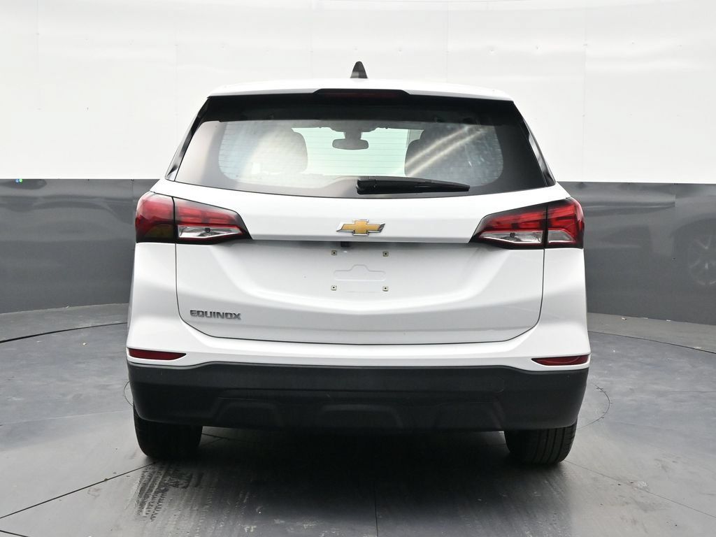 Used 2022 Chevrolet Equinox LS FWD image 4