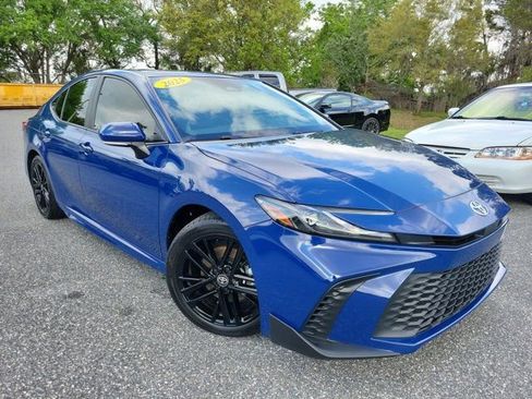 Used 2025 Toyota Camry SE w/ Multimedia Upgrade Package image 8