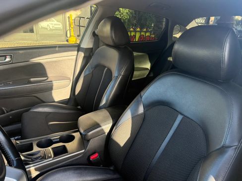 Used 2020 Kia Optima S FWD image 11